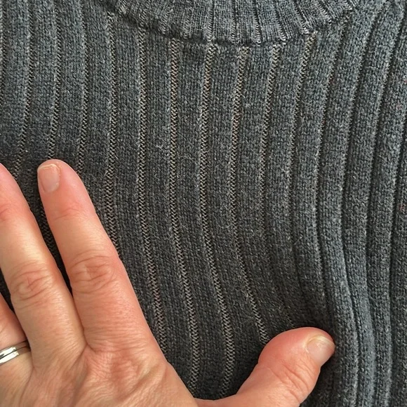 NWOT Claiborne Men’s Ribbed Black Crew Neck Sweater Size Large - Picture 3 of 8